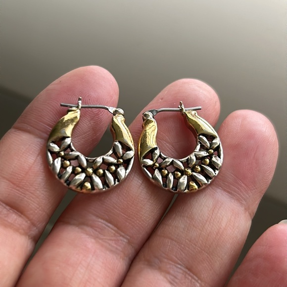 🖤Vtg Hoop earrings - Picture 8 of 9